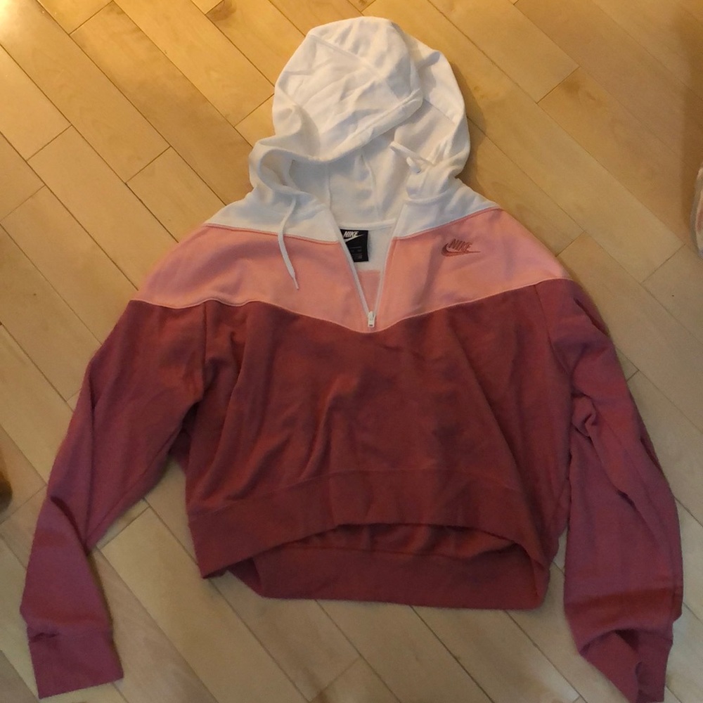 Nike women’s cropped hooded jacket